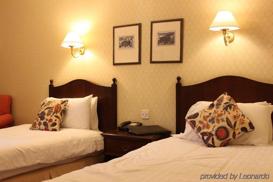 Kingston Lodge Hotel Kingston upon Thames  Room photo